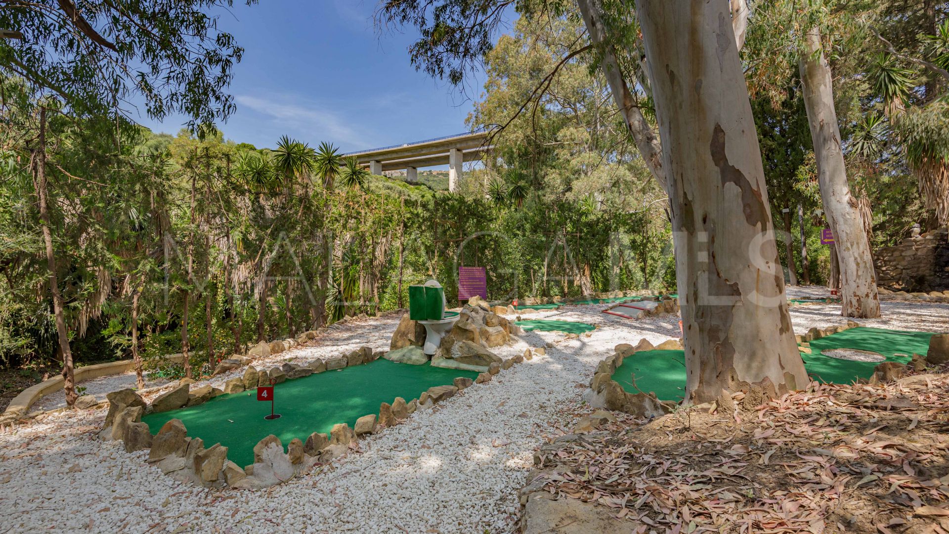 For sale finca in Casares Playa with 4 bedrooms