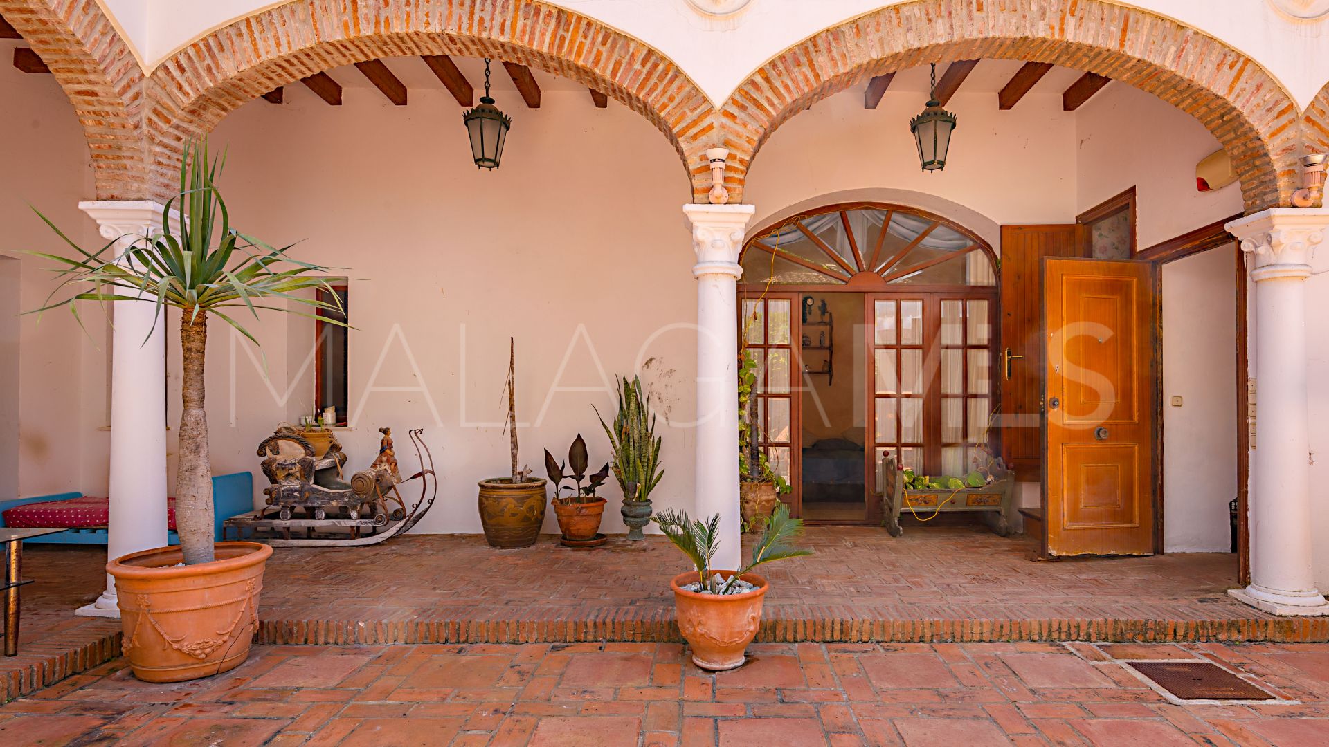 For sale finca in Casares Playa with 4 bedrooms