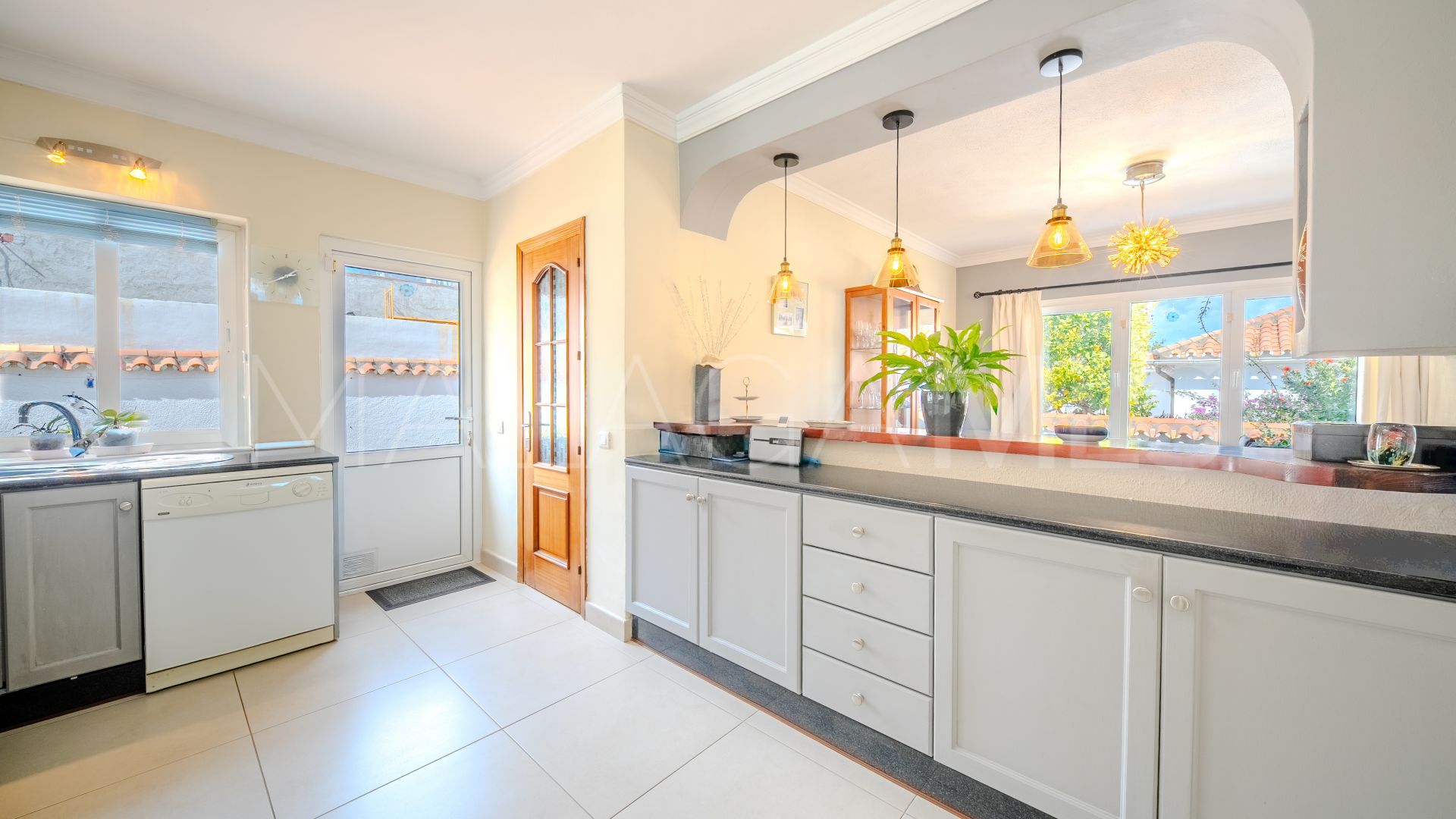 For sale house in Hacienda Guadalupe with 4 bedrooms