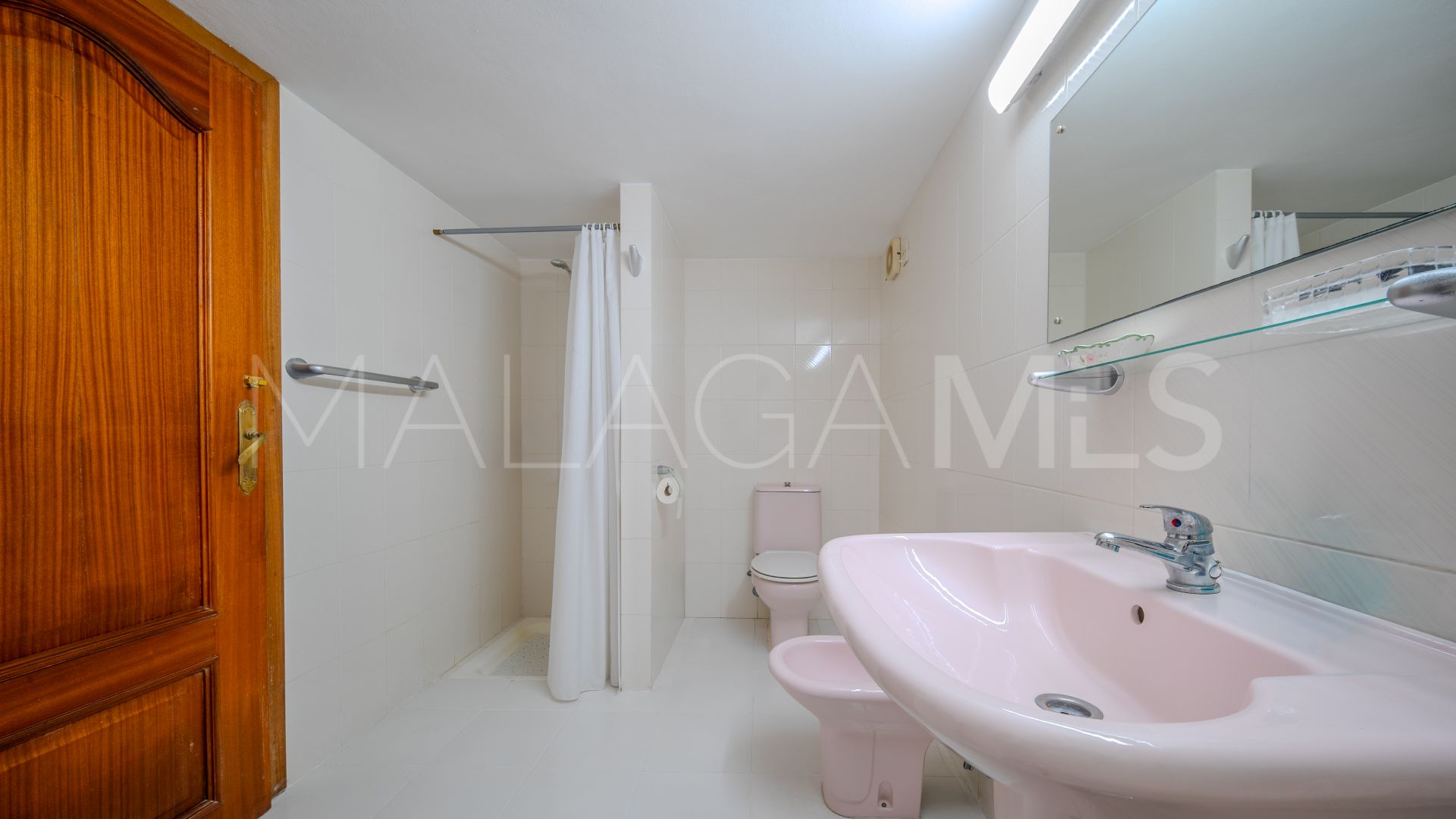 For sale house in Hacienda Guadalupe with 4 bedrooms