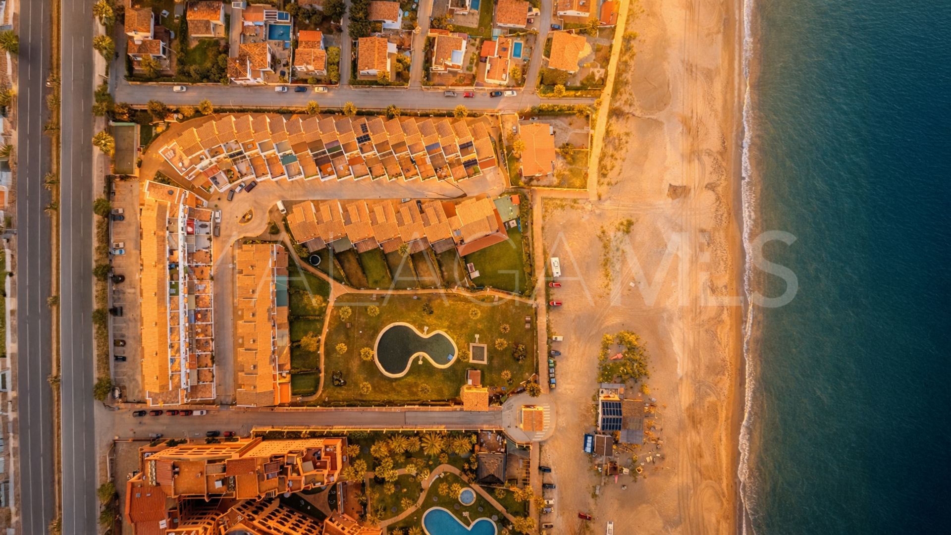 Se vende adosado de 4 bedrooms in La Duquesa