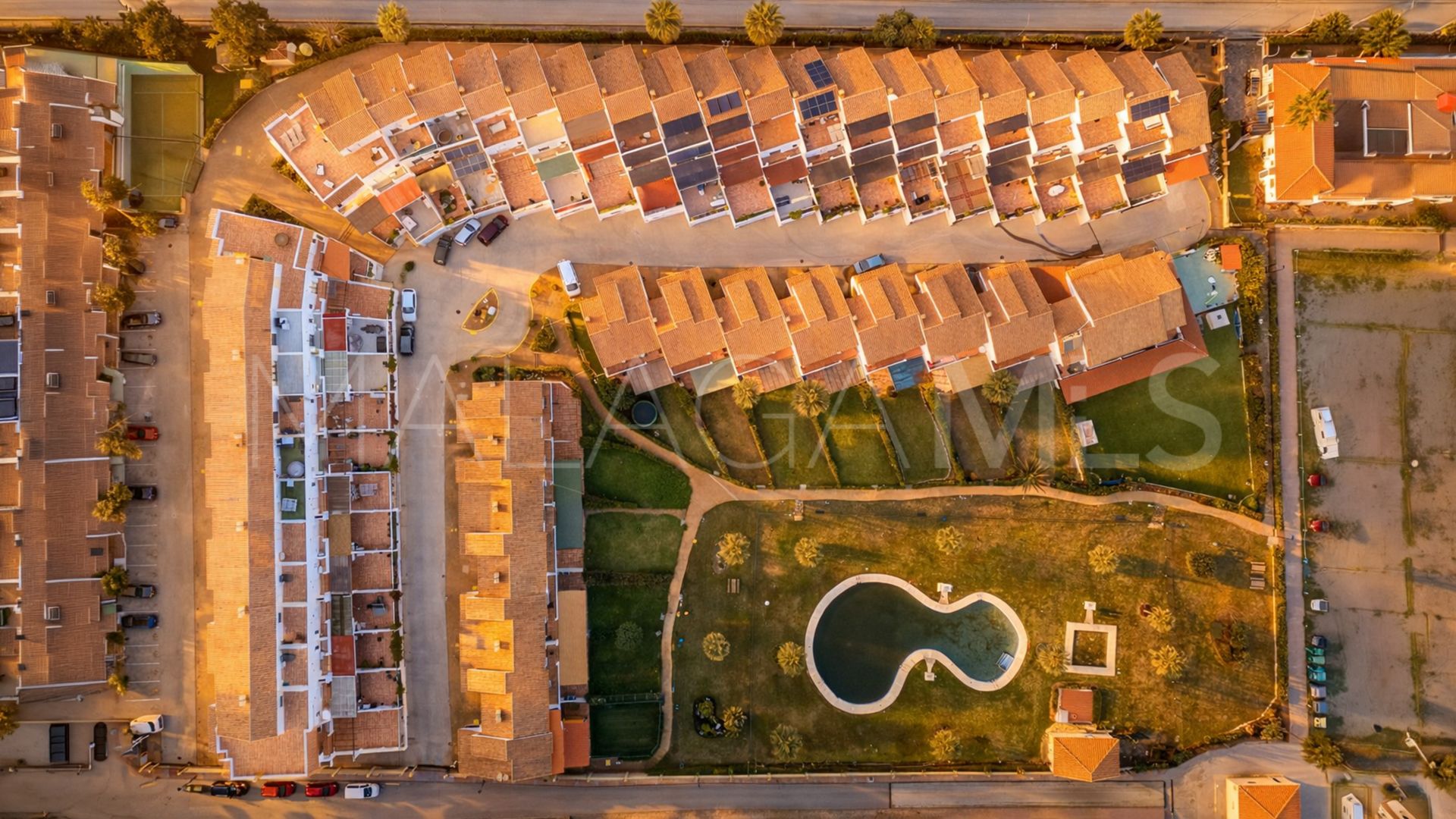 Se vende adosado de 4 bedrooms in La Duquesa