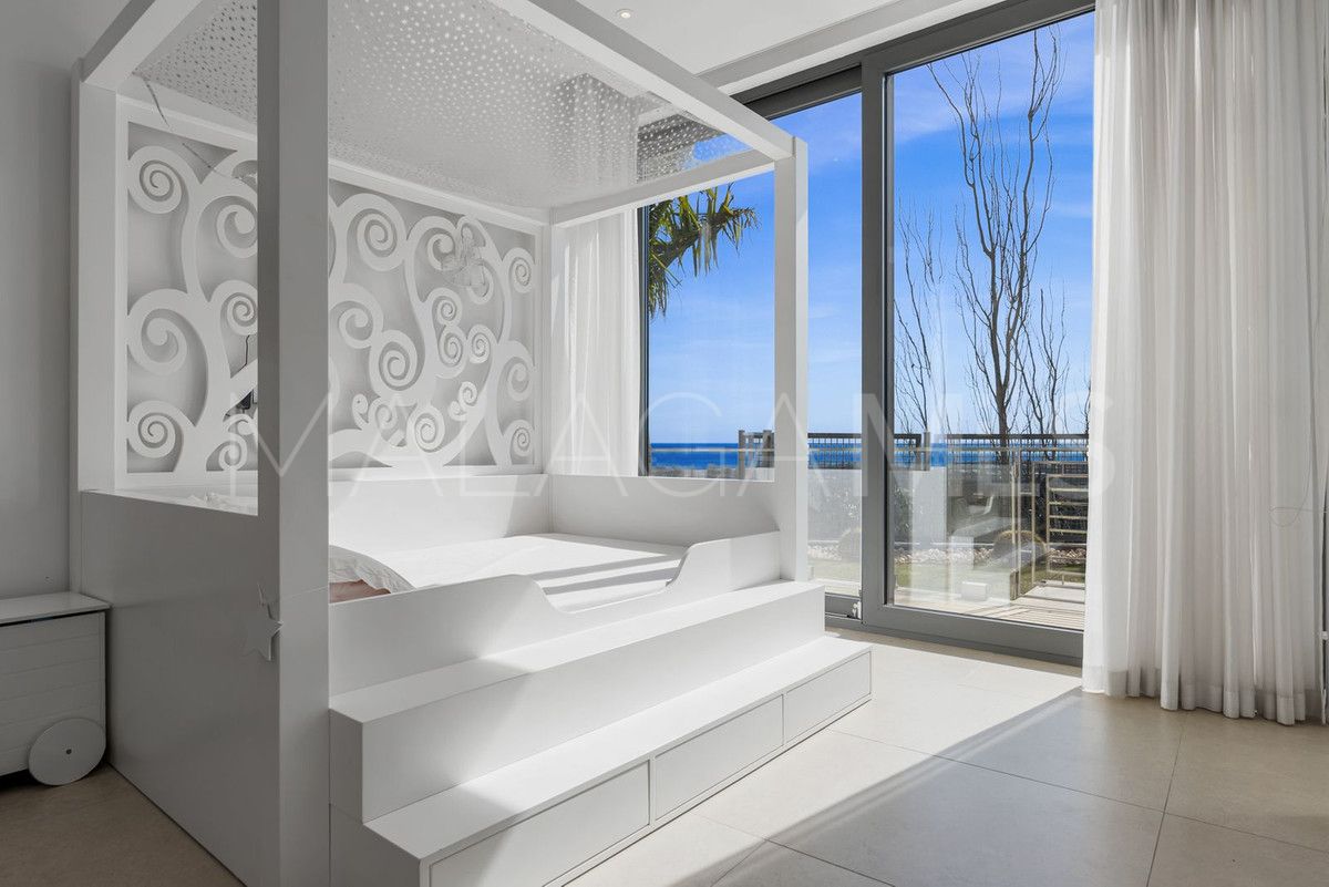Villa for sale in Benahavis