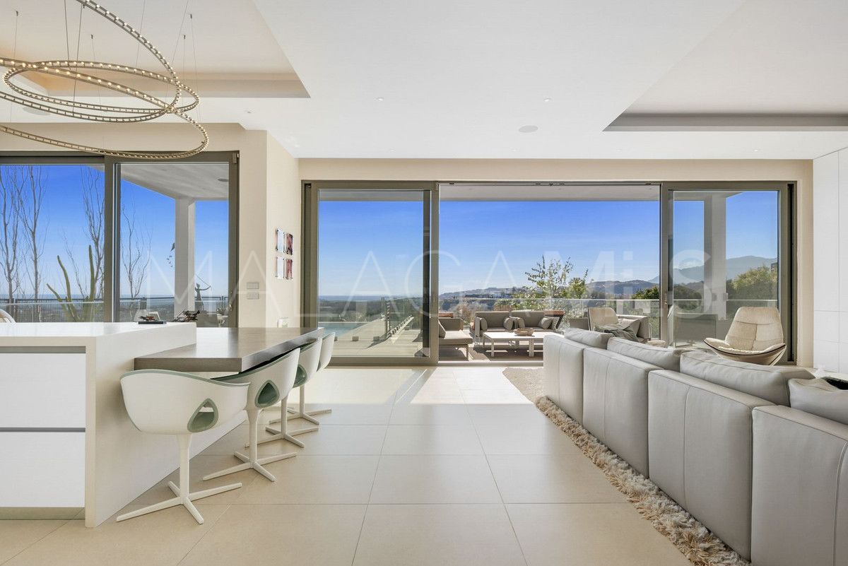 Villa for sale in Benahavis