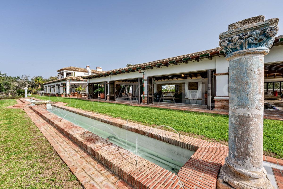 Villa for sale in La Mairena