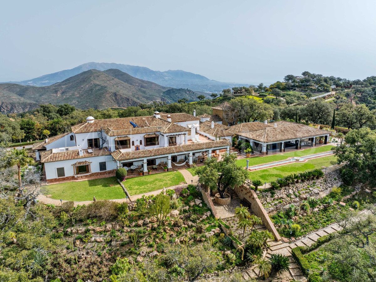 Villa for sale in La Mairena