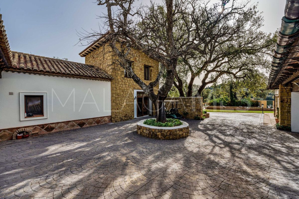 Villa for sale in La Mairena