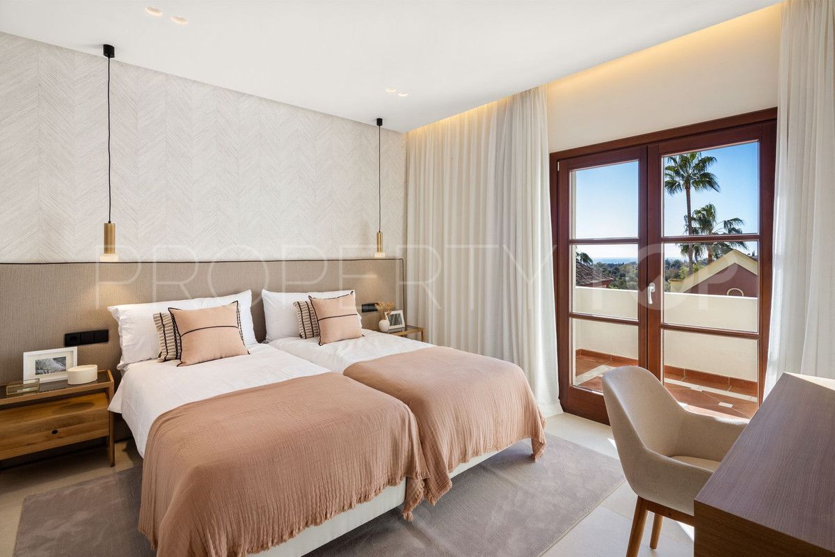 Marbella Golden Mile, adosado con 5 dormitorios a la venta