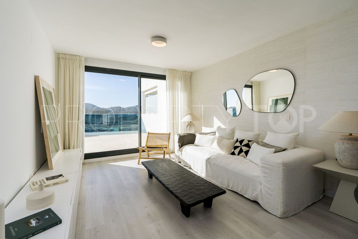 Buy Fuengirola ground floor apartment with 3 bedrooms
