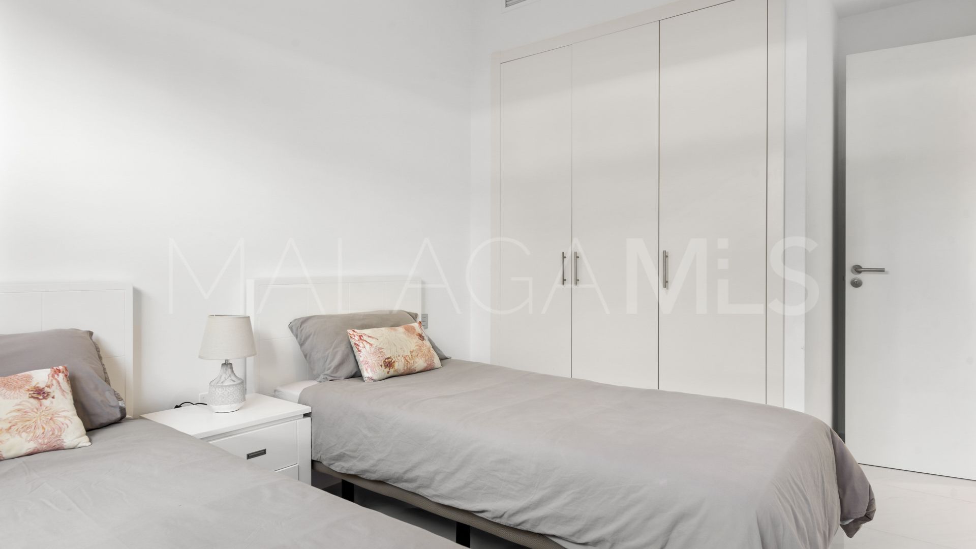 3 bedrooms ground floor apartment for sale in Belaire