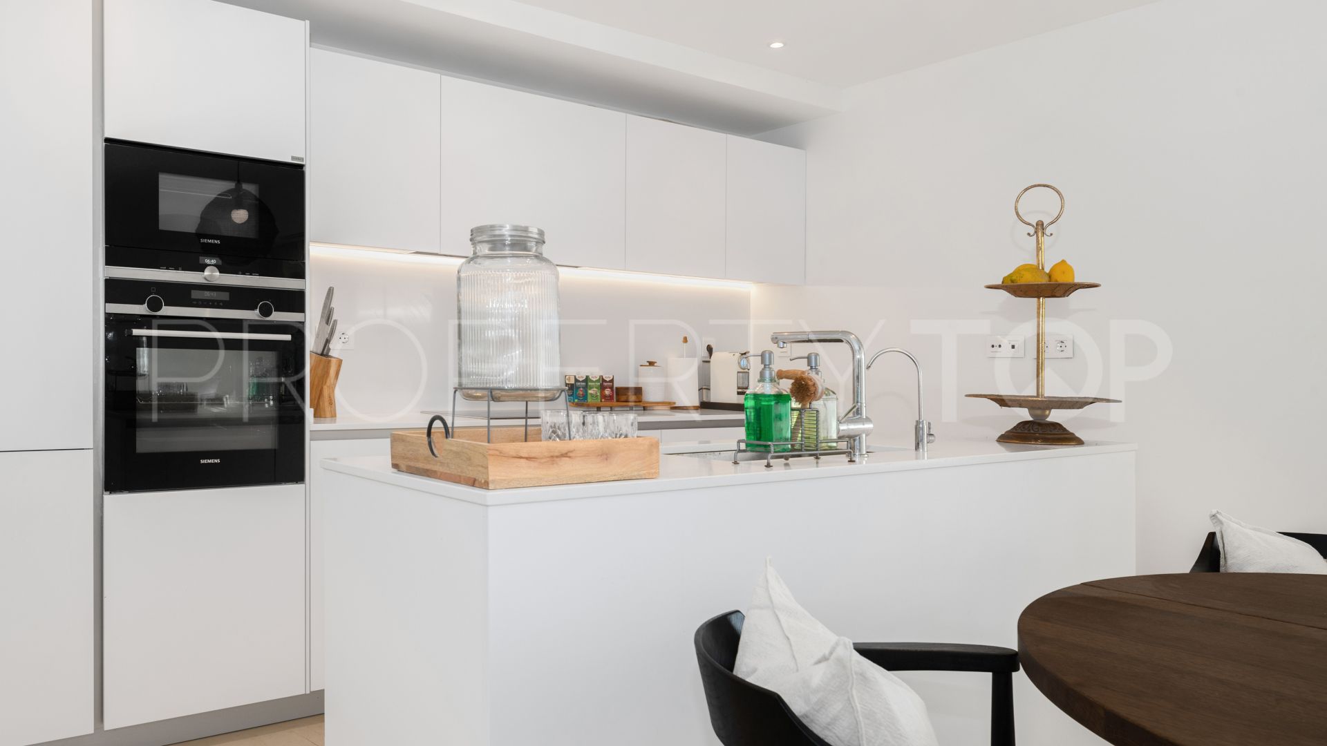 Apartamento en venta de 2 dormitorios en Nueva Andalucia