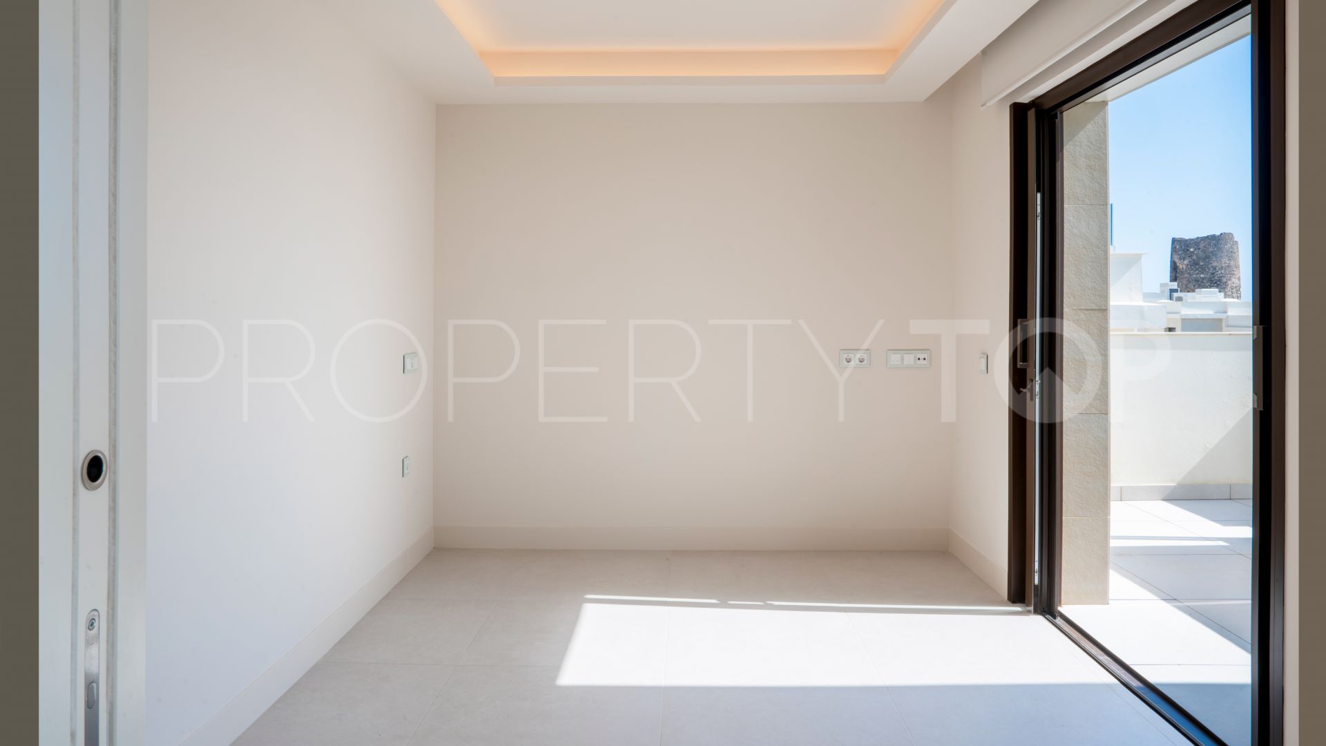 3 bedrooms apartment in New Golden Mile for sale