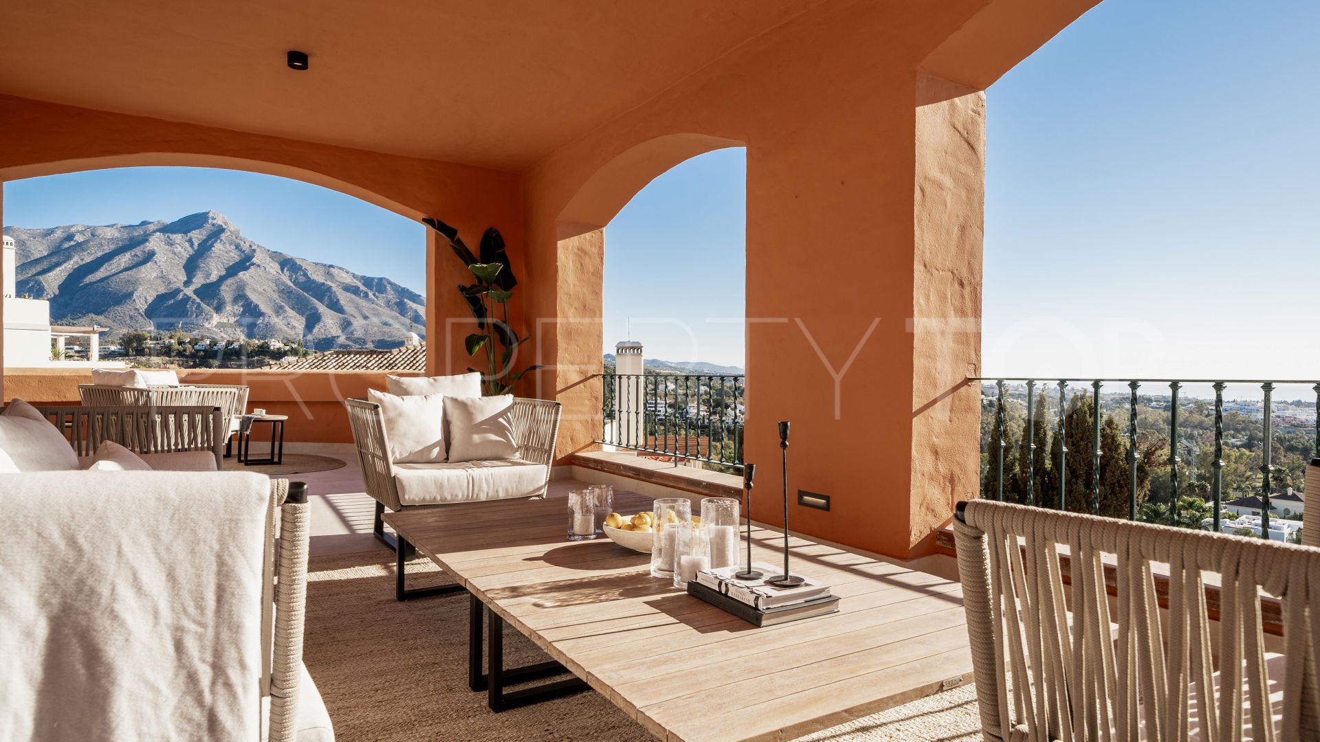 For sale Nueva Andalucia penthouse with 4 bedrooms
