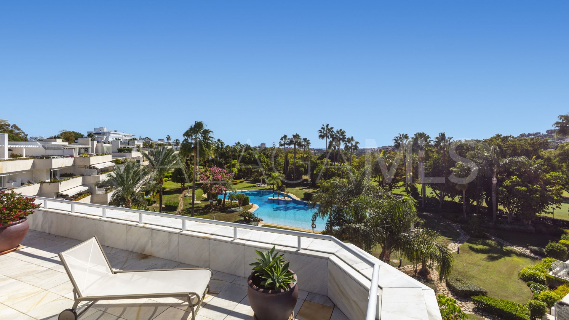 Zweistöckiges penthouse for sale in Los Granados Golf