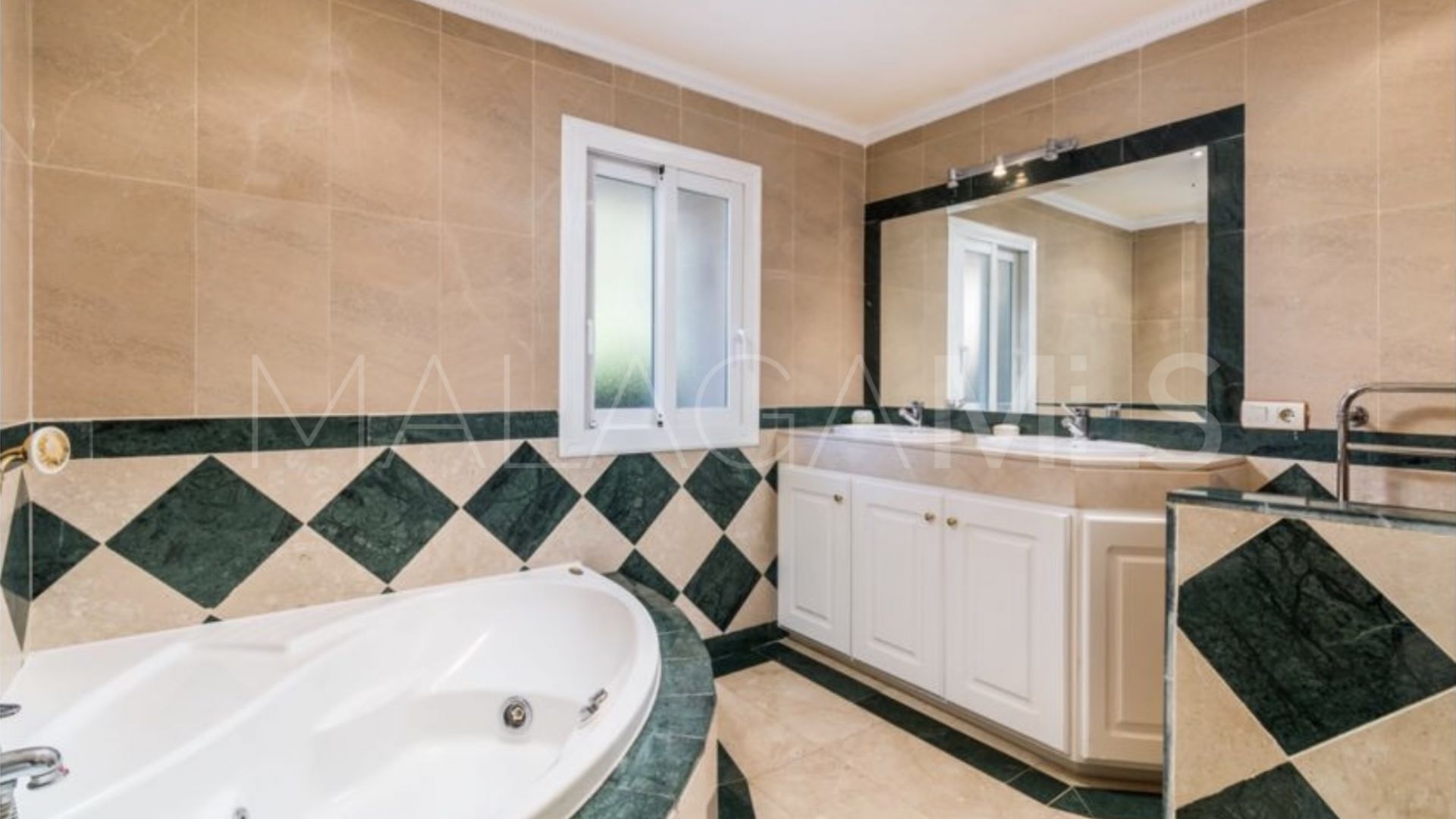 For sale Guadalmina Alta villa with 3 bedrooms