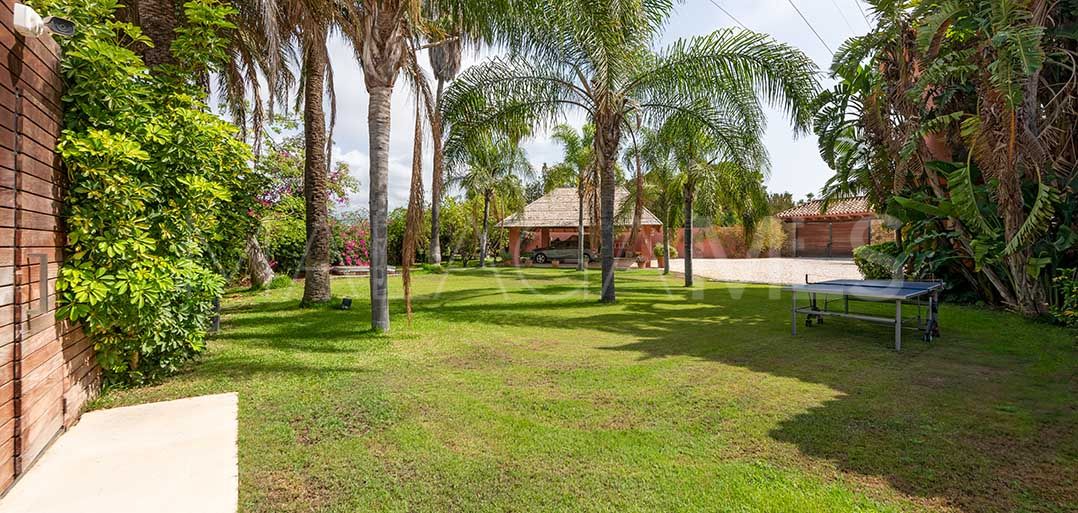 Villa for sale in El Paraiso