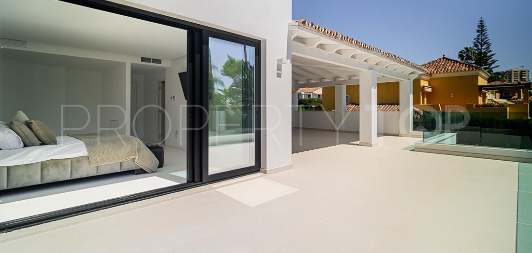 Villa in Parcelas del Golf for sale