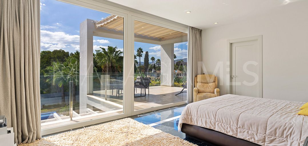 Se vende villa in Nueva Andalucia with 7 bedrooms