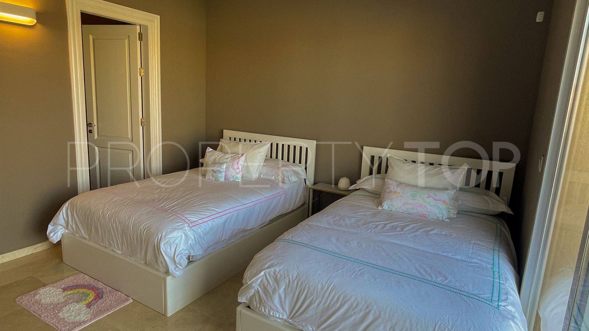 Atico de 4 dormitorios a la venta en Marina de Sotogrande