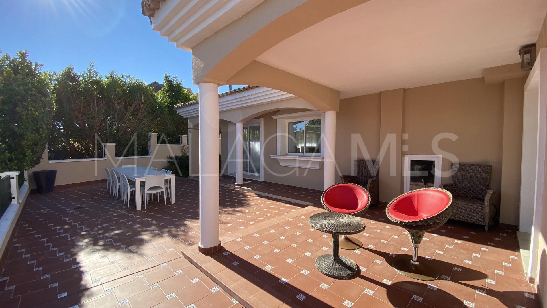 For sale villa in Duquesa Village with 5 bedrooms