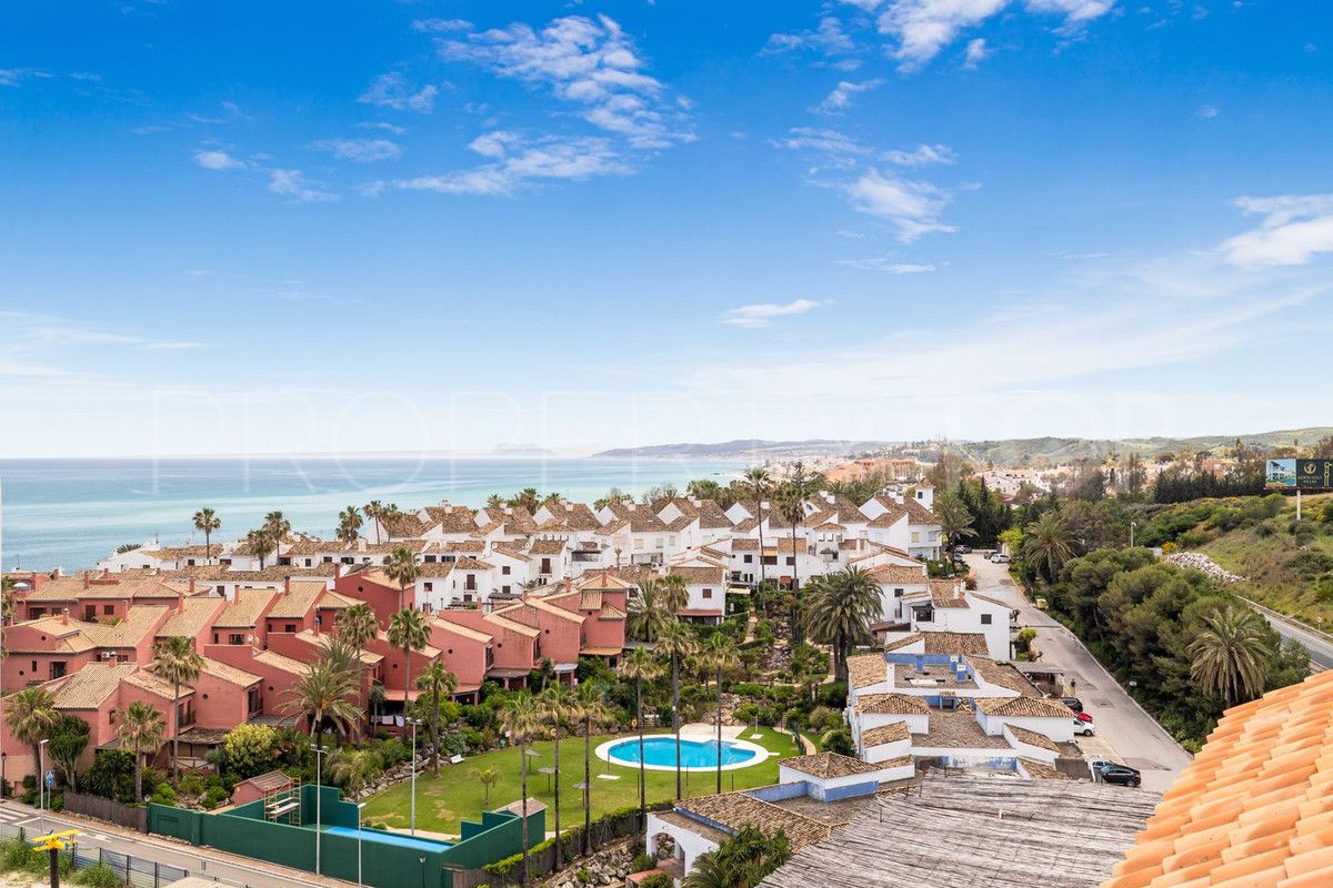 Penthouse with 3 bedrooms for sale in Estepona