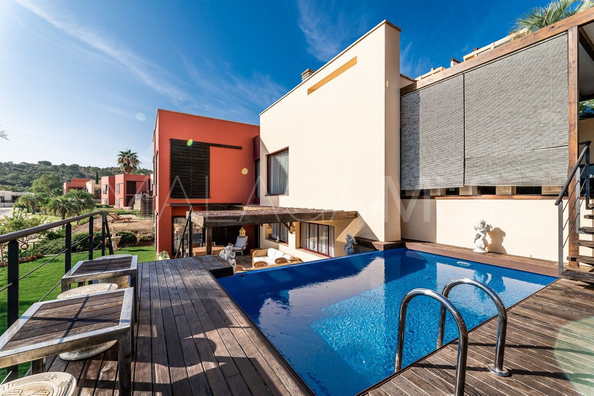 For sale villa with 4 bedrooms in Benahavis