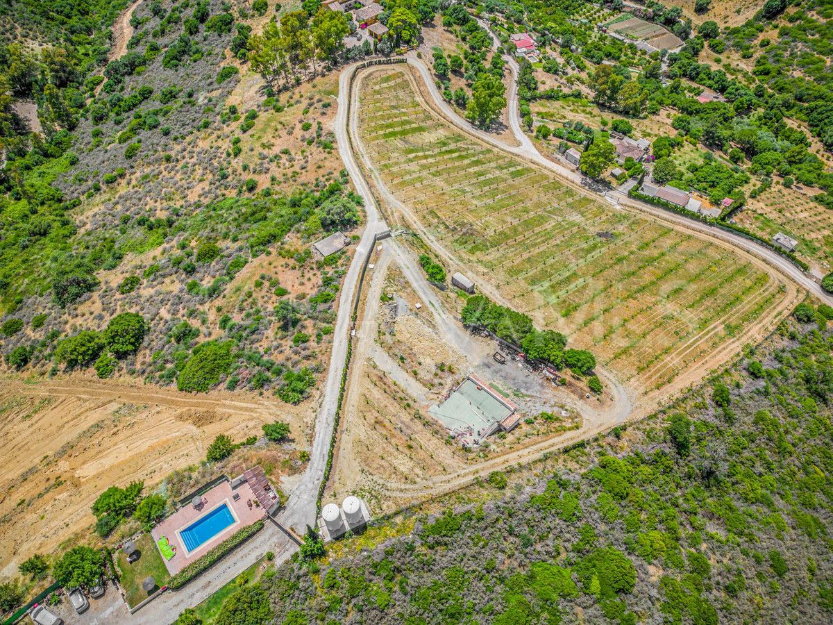 Finca for sale in Casares