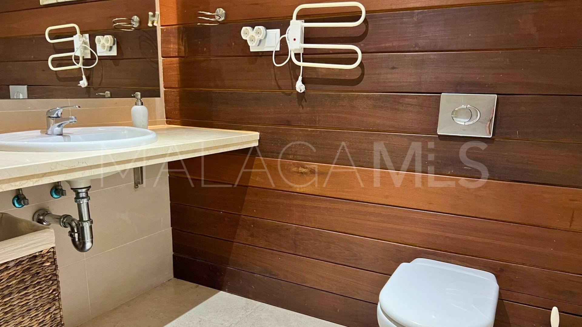 For sale La Duquesa apartment with 3 bedrooms