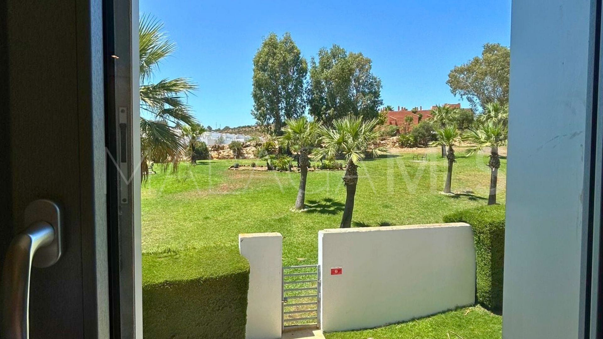 For sale La Duquesa apartment with 3 bedrooms