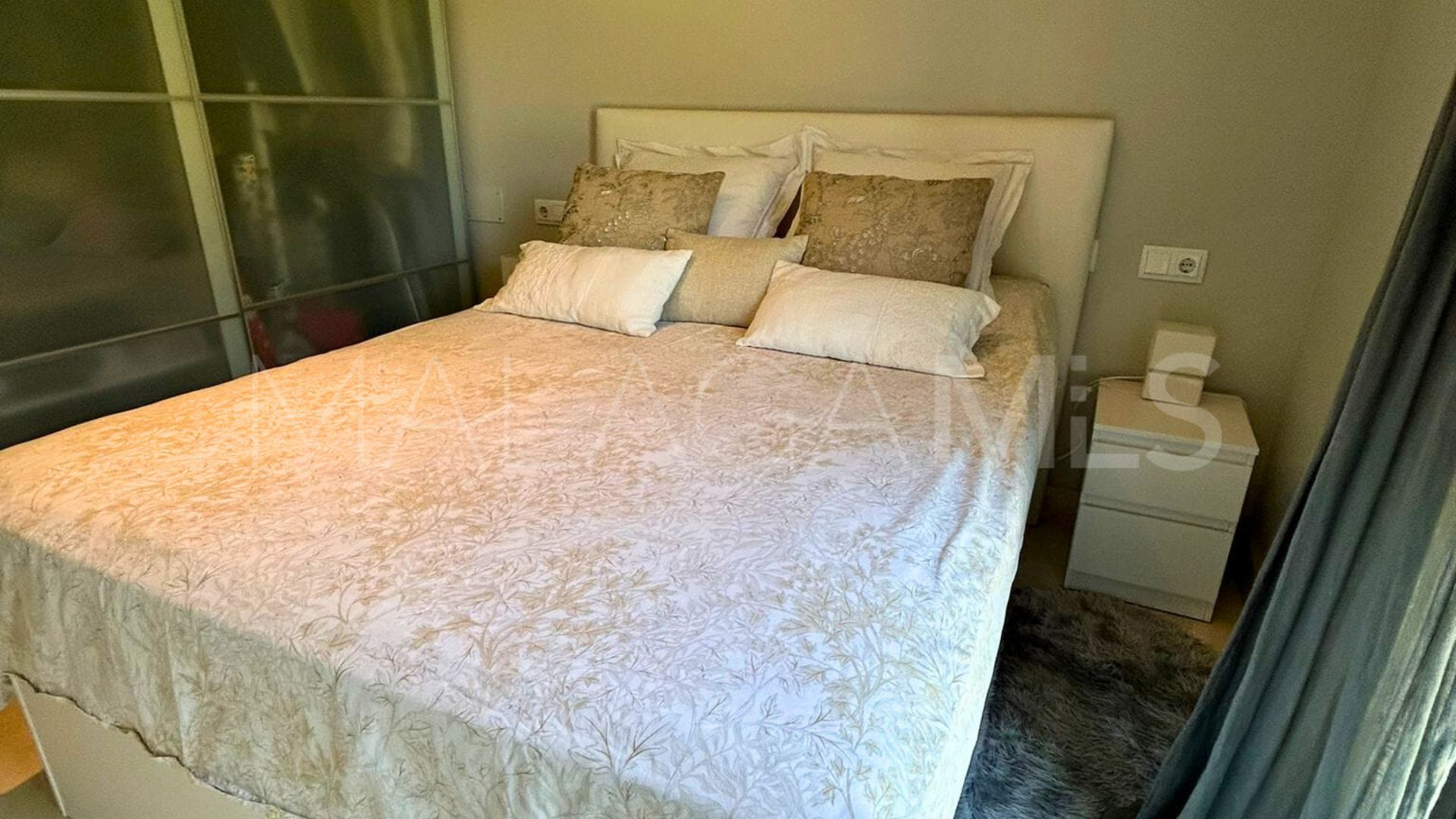 For sale La Duquesa apartment with 3 bedrooms