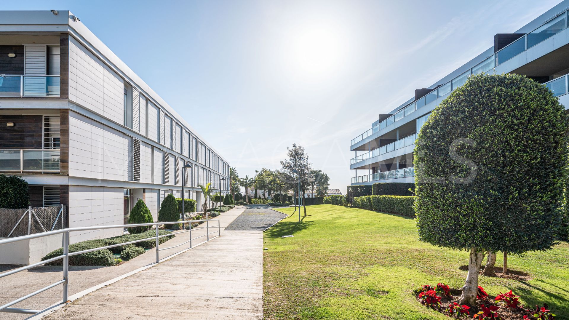 For sale La Duquesa apartment with 3 bedrooms