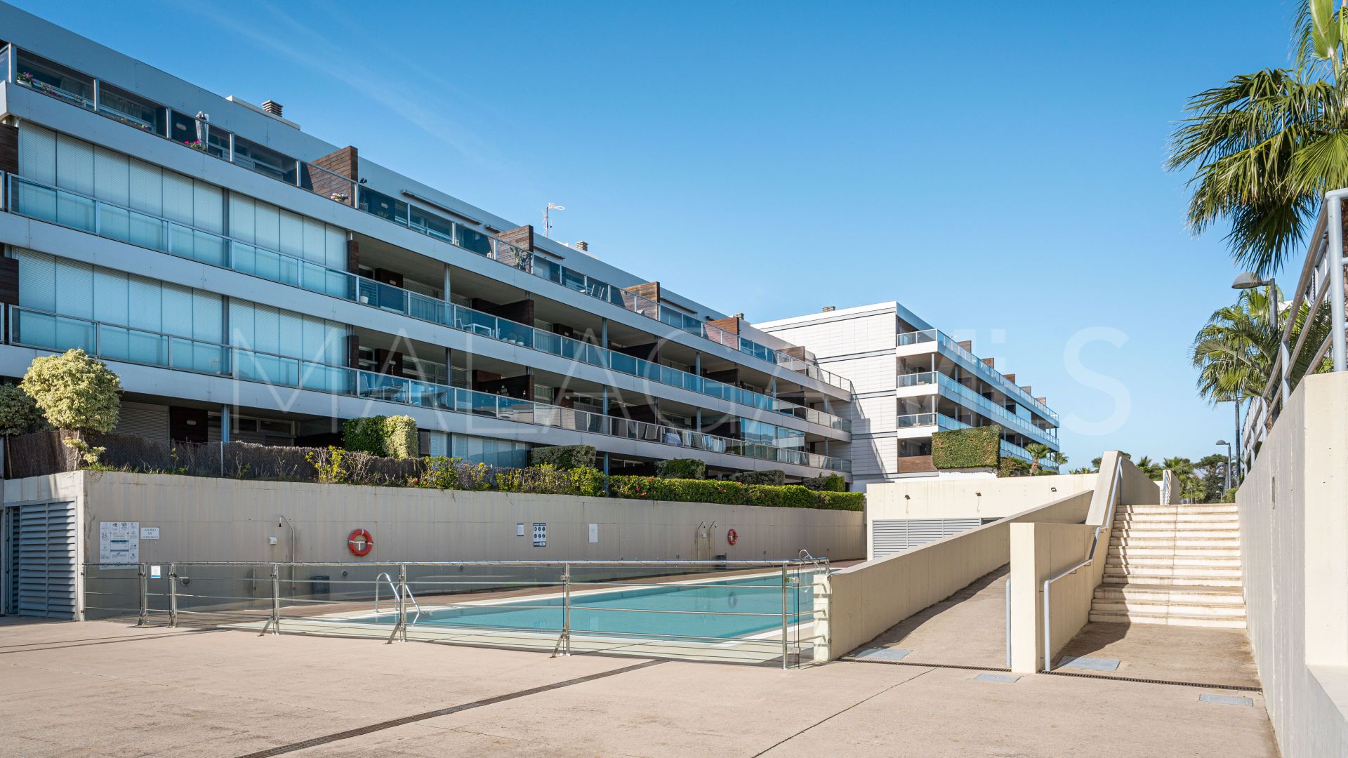 For sale La Duquesa apartment with 3 bedrooms