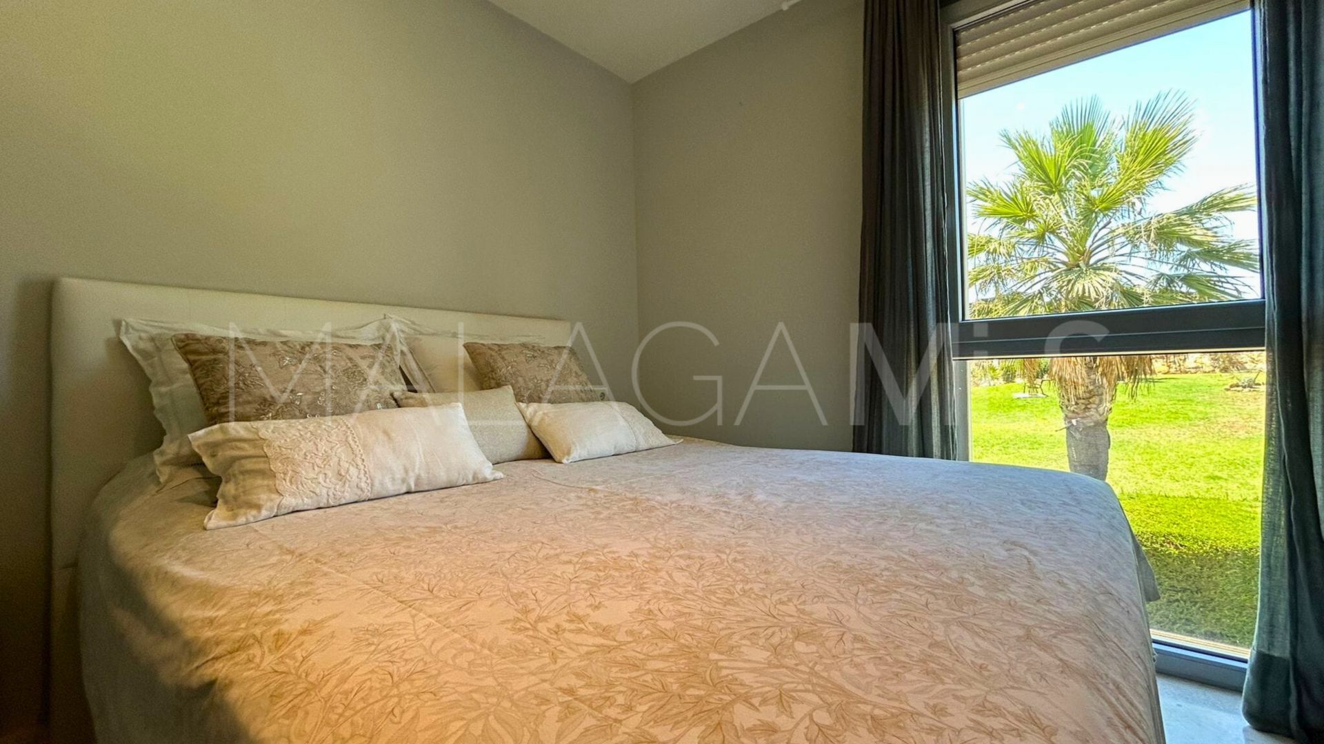 For sale La Duquesa apartment with 3 bedrooms