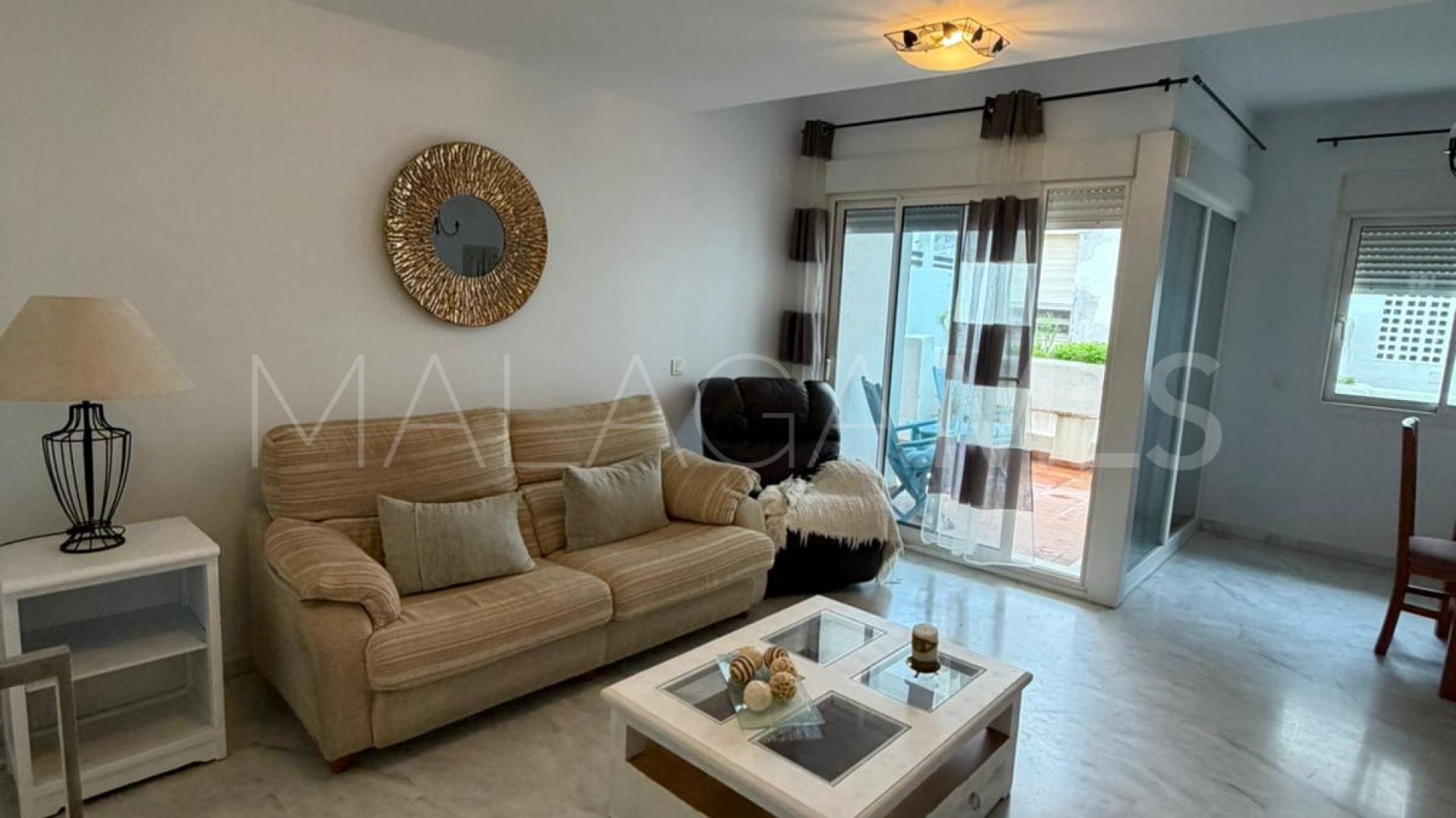 4 bedrooms apartment in Estepona West for sale