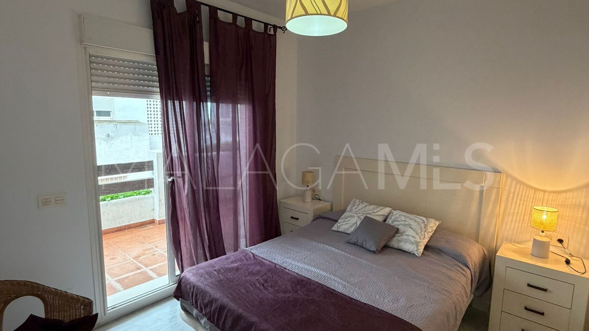 4 bedrooms apartment in Estepona West for sale