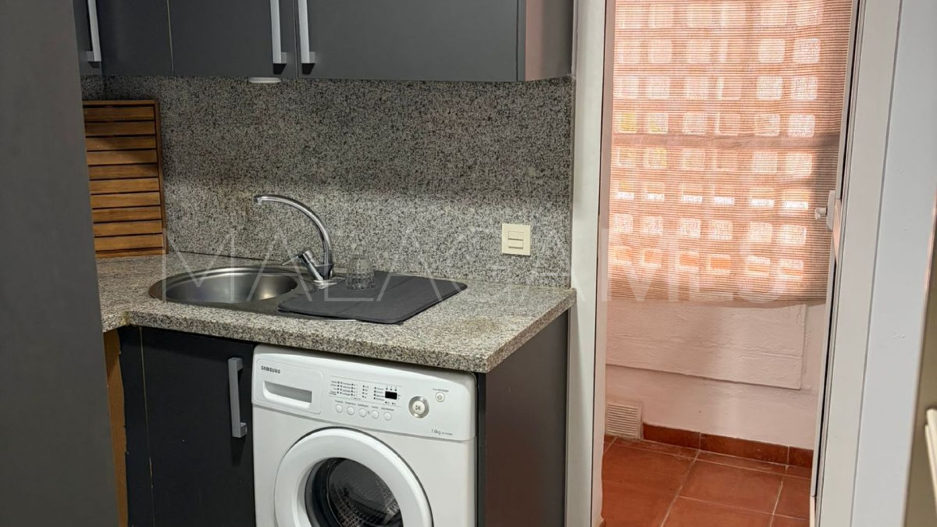 4 bedrooms apartment in Estepona West for sale