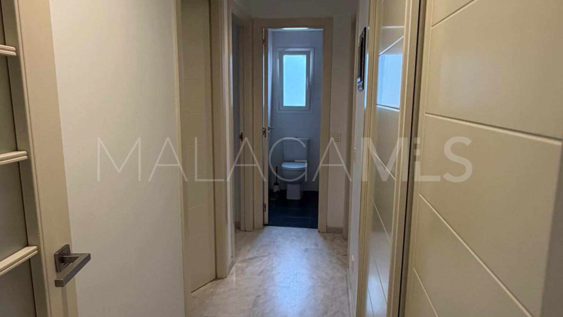 4 bedrooms apartment in Estepona West for sale