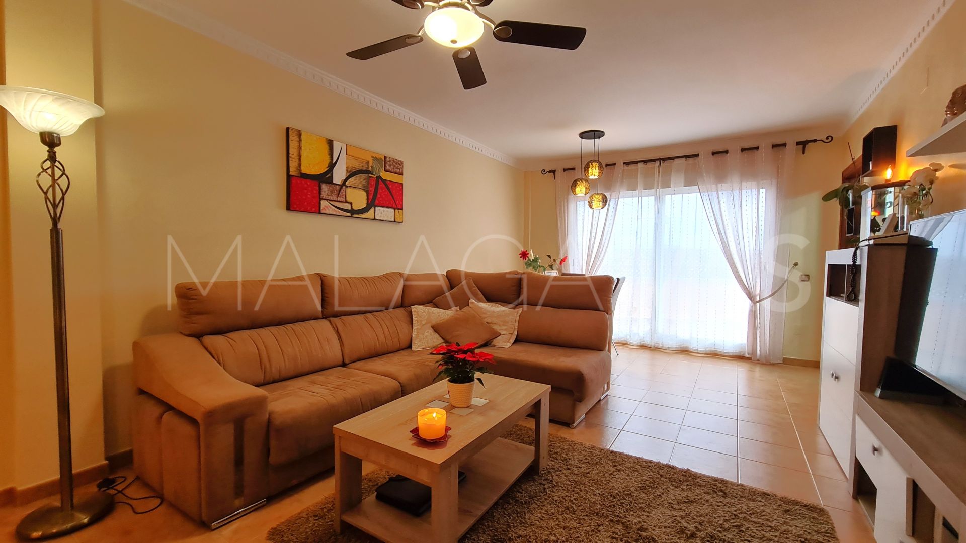 For sale penthouse with 4 bedrooms in Estepona