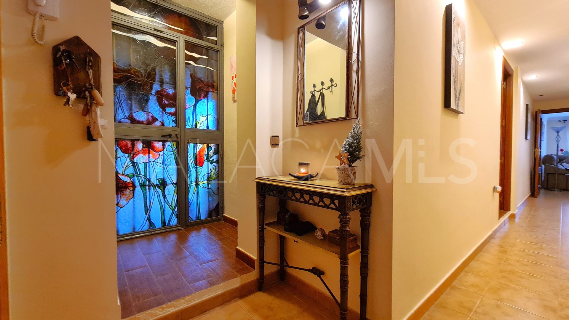 For sale penthouse with 4 bedrooms in Estepona