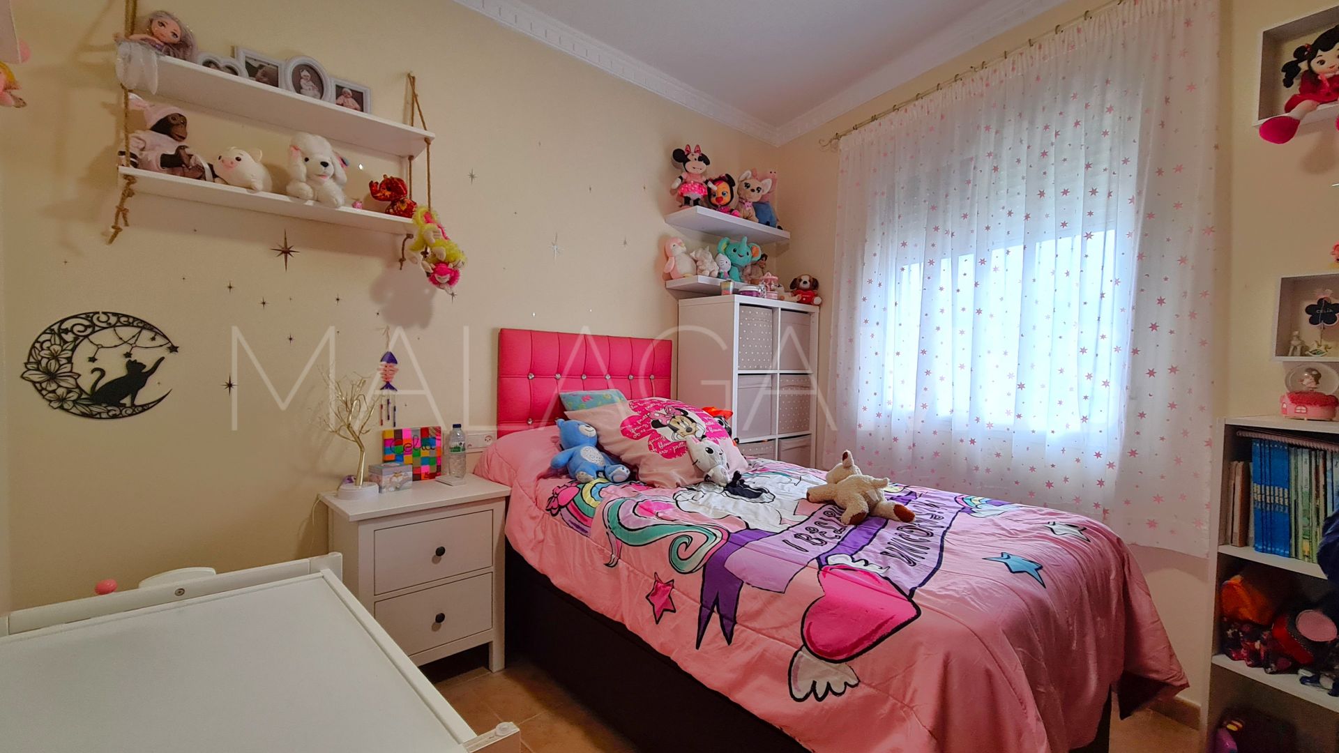 For sale penthouse with 4 bedrooms in Estepona