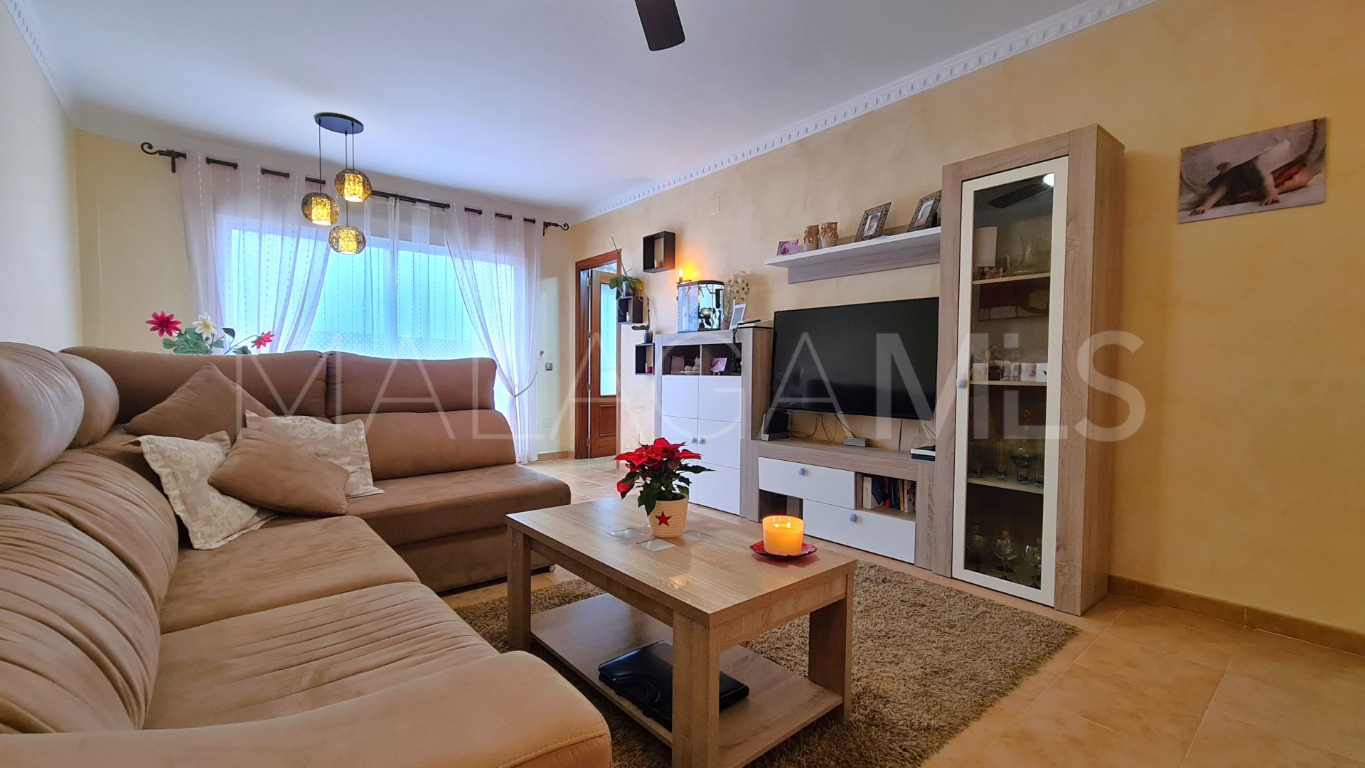 For sale penthouse with 4 bedrooms in Estepona