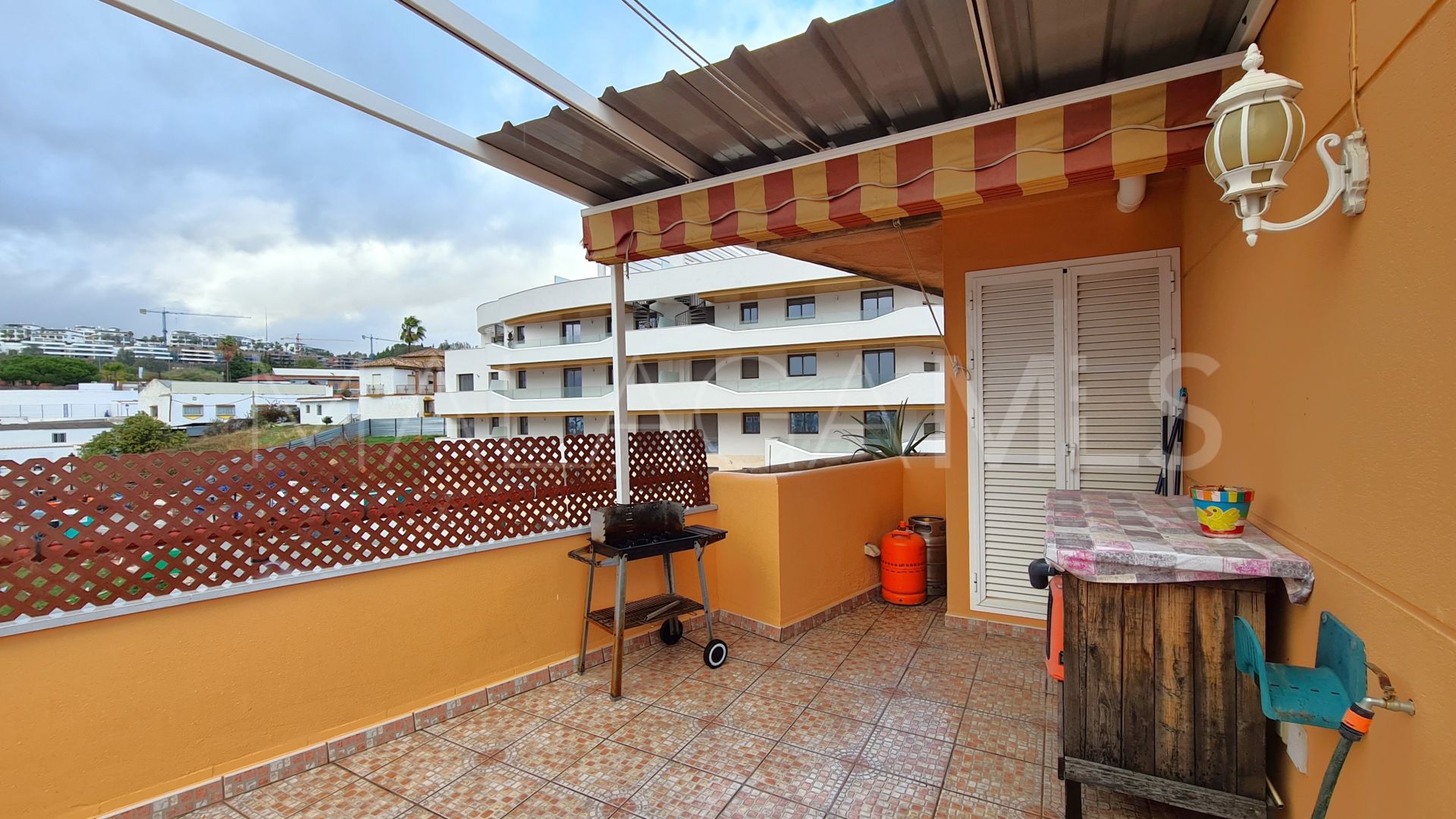 For sale penthouse with 4 bedrooms in Estepona