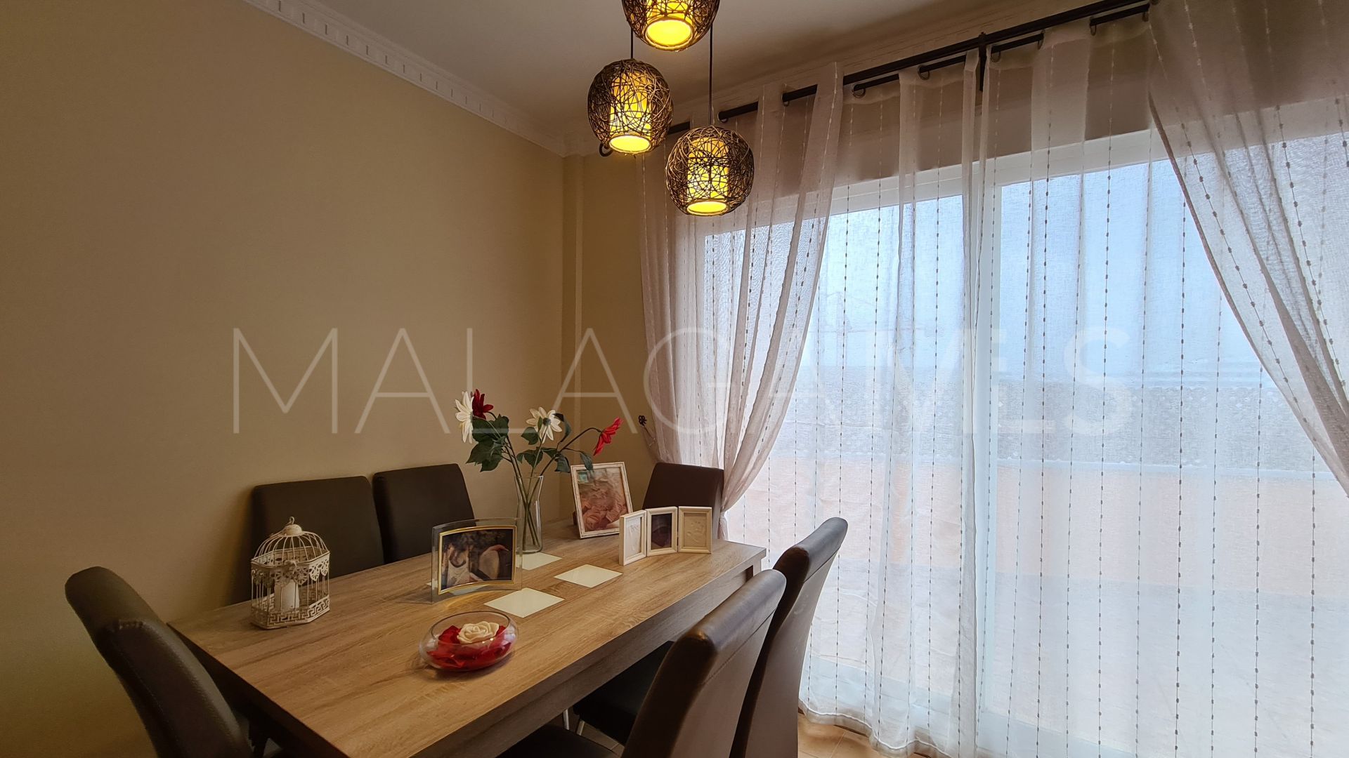 For sale penthouse with 4 bedrooms in Estepona