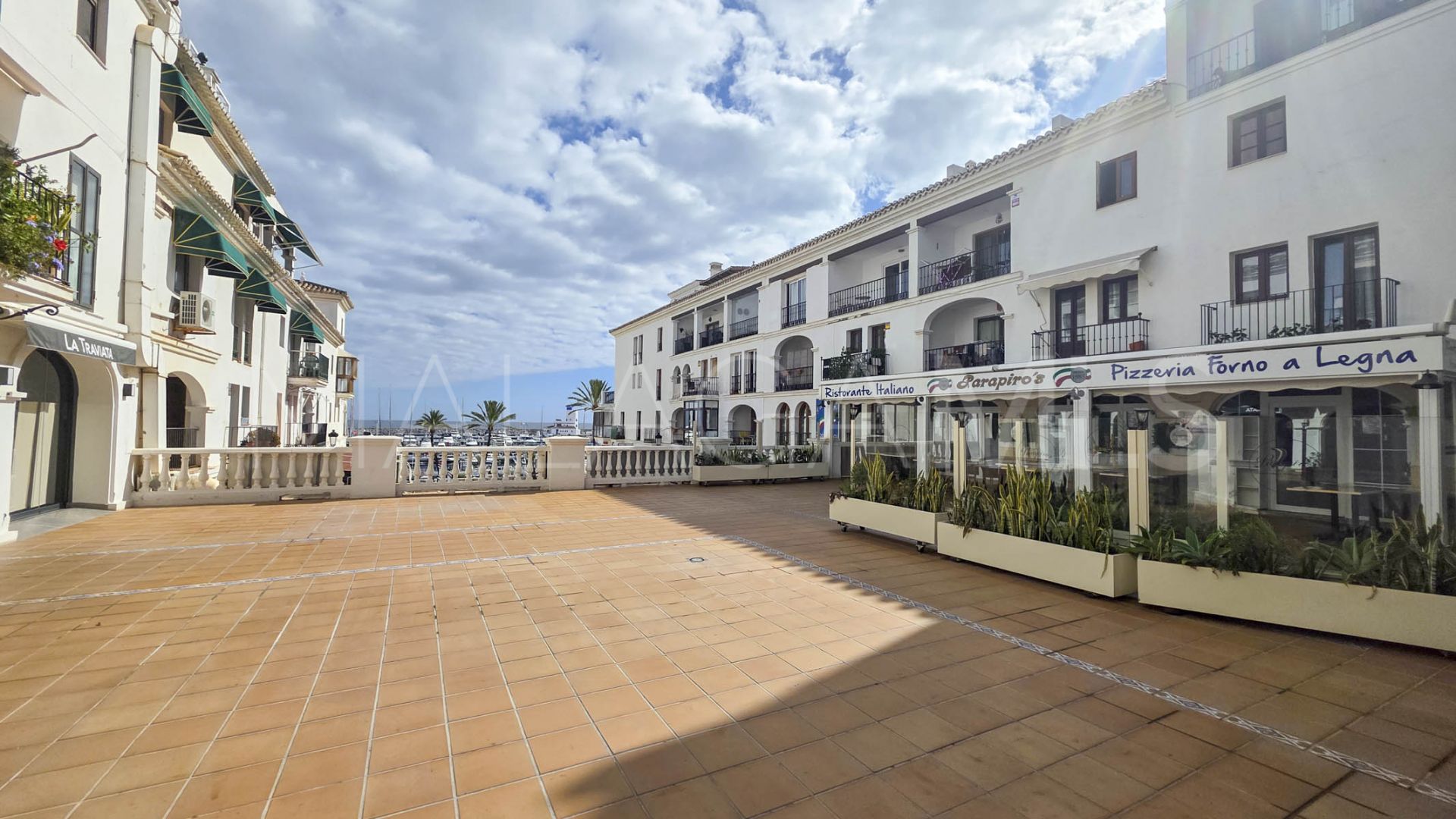 Duplex penthouse in La Duquesa for sale