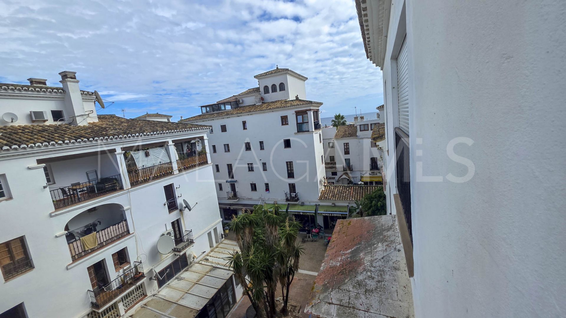 Duplex penthouse in La Duquesa for sale