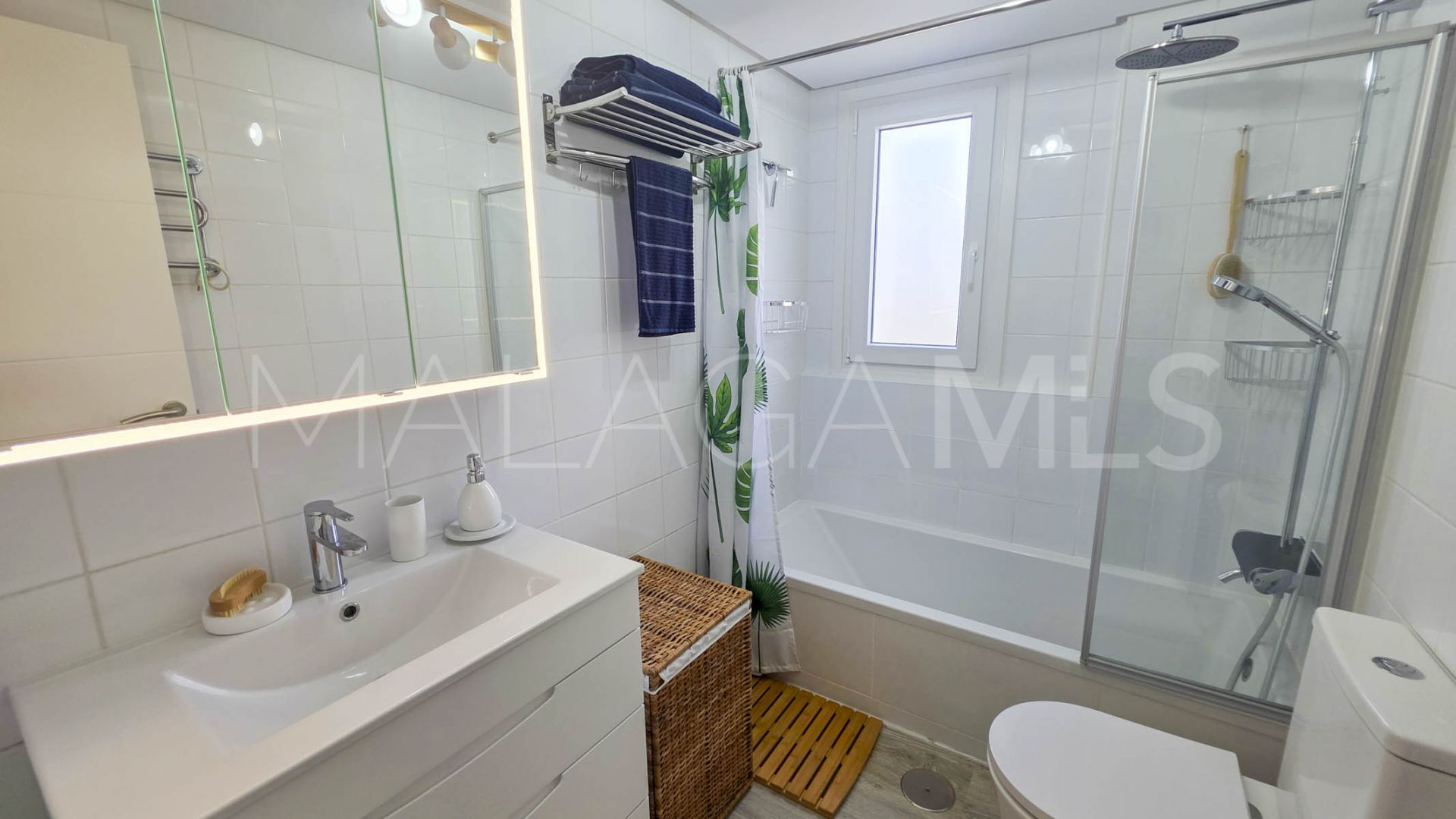 Duplex penthouse in La Duquesa for sale