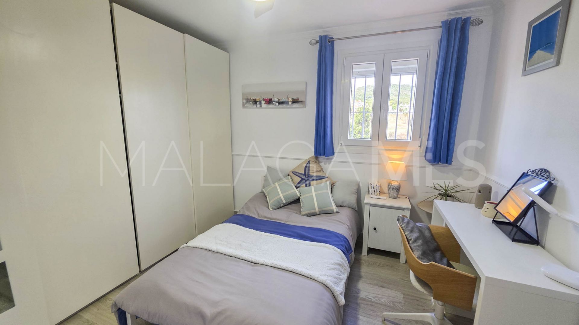 Duplex penthouse in La Duquesa for sale