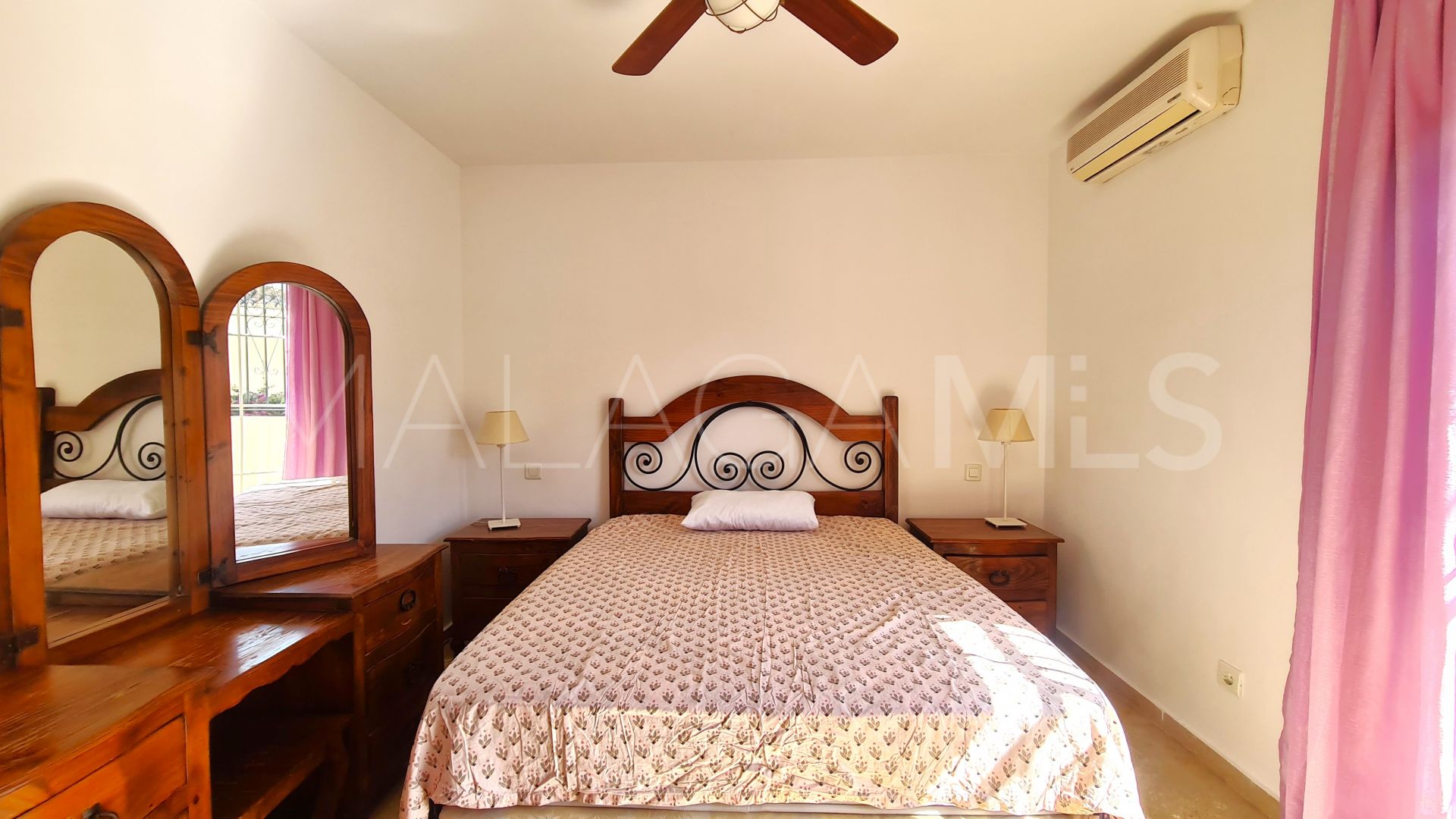 Maison de ville for sale in Estepona Ville