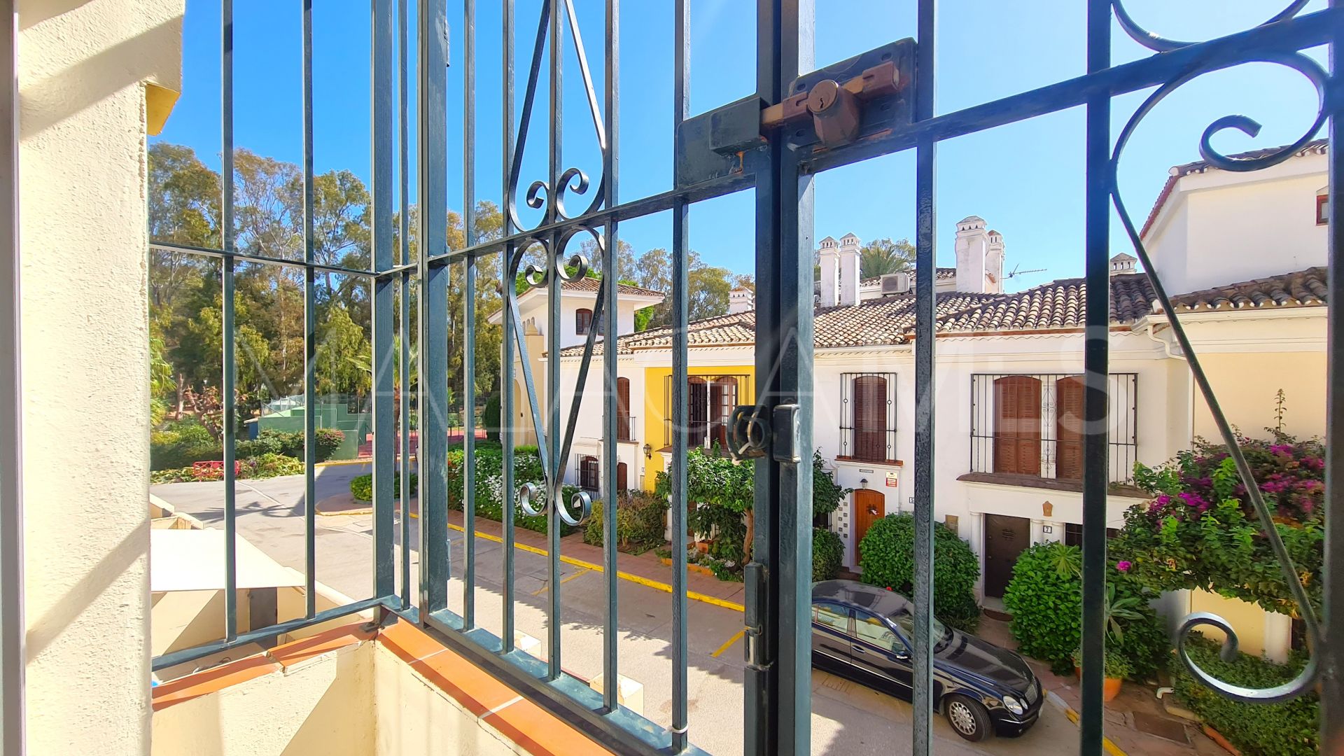 Maison de ville for sale in Estepona Ville