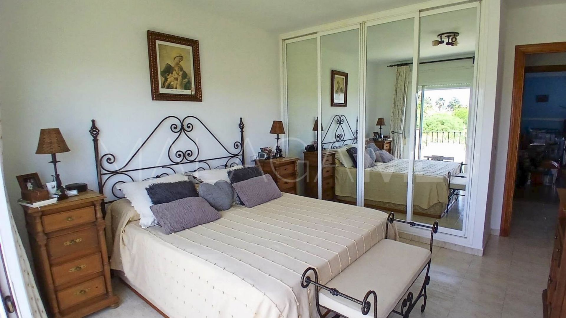 Tvåvåningslägenhet for sale in Estepona